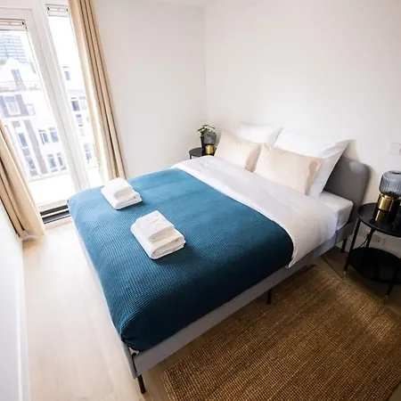 Grandly 3 Bedroom Serviced 83m2 -nb306g- 別荘 ロッテルダム