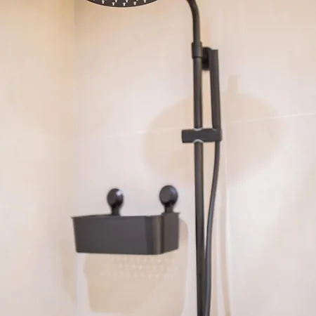 Grandly 3 Bedroom Serviced 83m2 -nb306g- * ロッテルダム