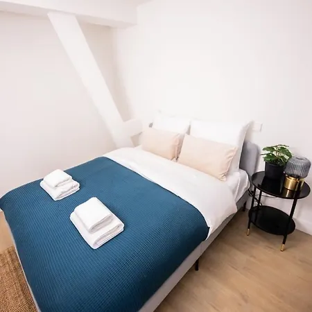 Grandly 3 Bedroom Serviced 83m2 -nb306g- Rotterdam