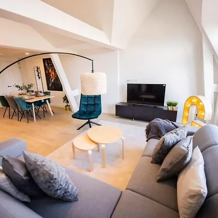 Grandly 3 Bedroom Serviced 83m2 -nb306g- * Rotterdam