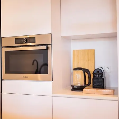 Grandly 3 Bedroom Serviced 83m2 -nb306g- * Rotterdam