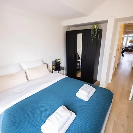 Grandly 3 Bedroom Serviced 83m2 -nb306g- Holiday home *