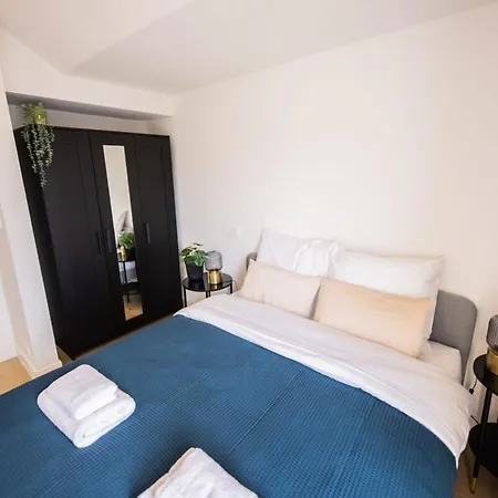 Holiday home Grandly 3 Bedroom Serviced 83m2 -nb306g-