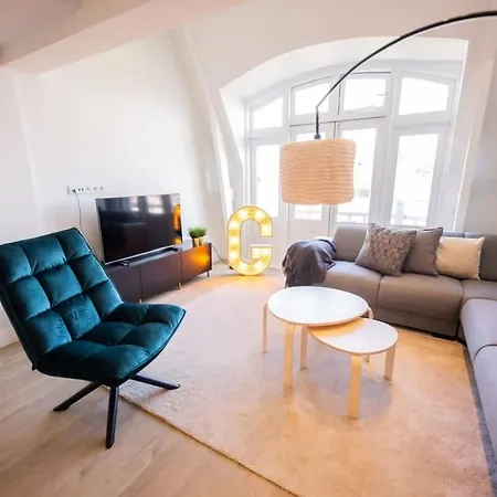 Grandly 3 Bedroom Serviced 83m2 -nb306g- Holiday home *